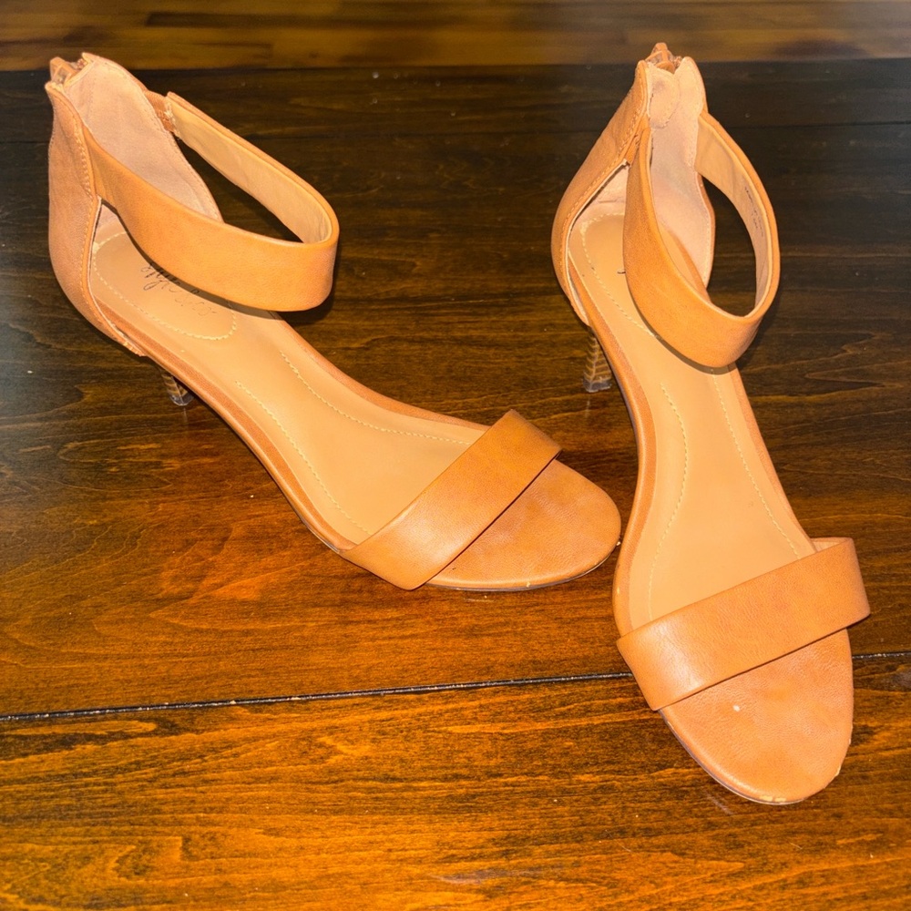 Elegant Tan Women's Sandals